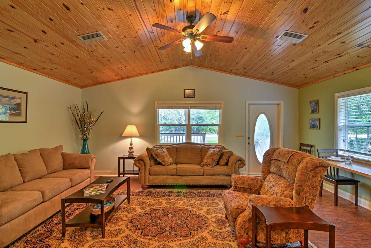 Crystal River Cottage On 1 Acre With Deck And Porch! Yankeetown Buitenkant foto